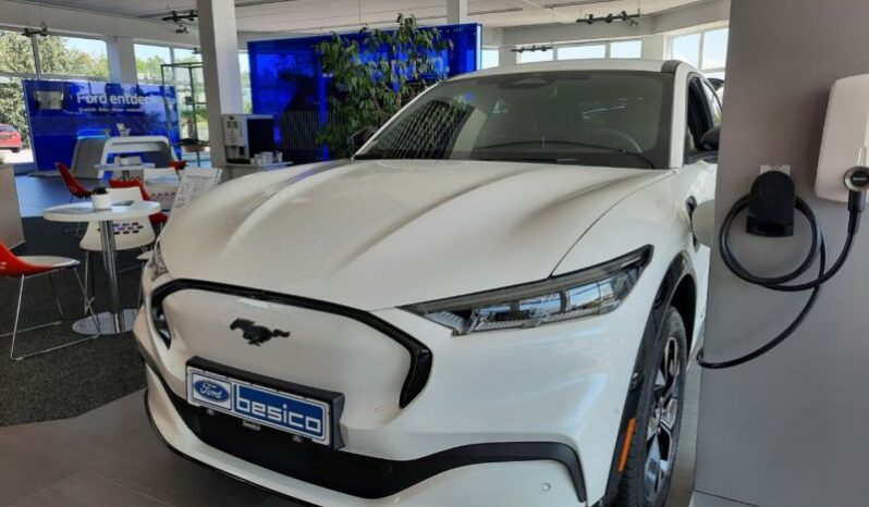 Ford Mustang Mach-E completo