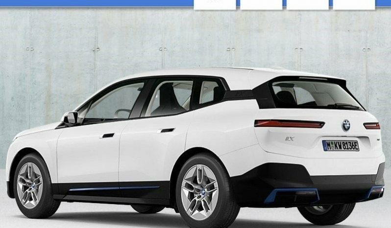 BMW iX completo