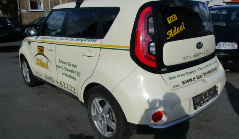 Kia Soul EV completo